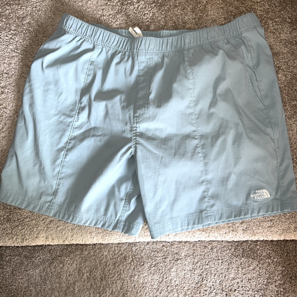 XL THE NORTH FACE ATHLETIC SHORTS GREAT CONDITION NO STAINS OR TEARS